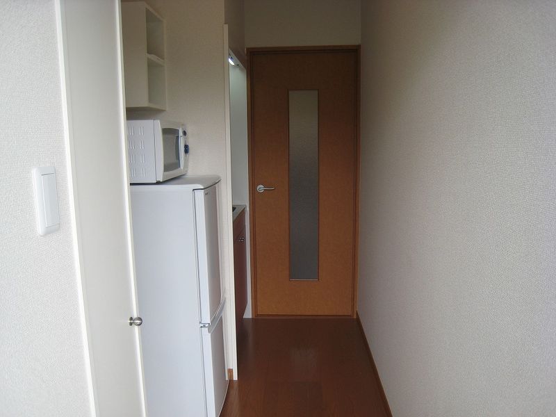 レオパレスボヌール塩屋 玄関