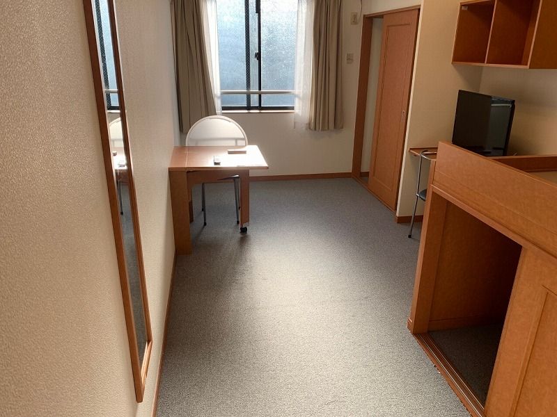 レオパレスＫＯＪＩＭＡⅢ 居間