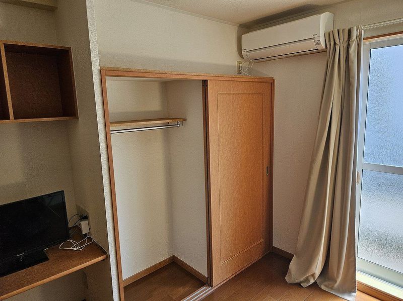 レオパレスユーカリ 寝室