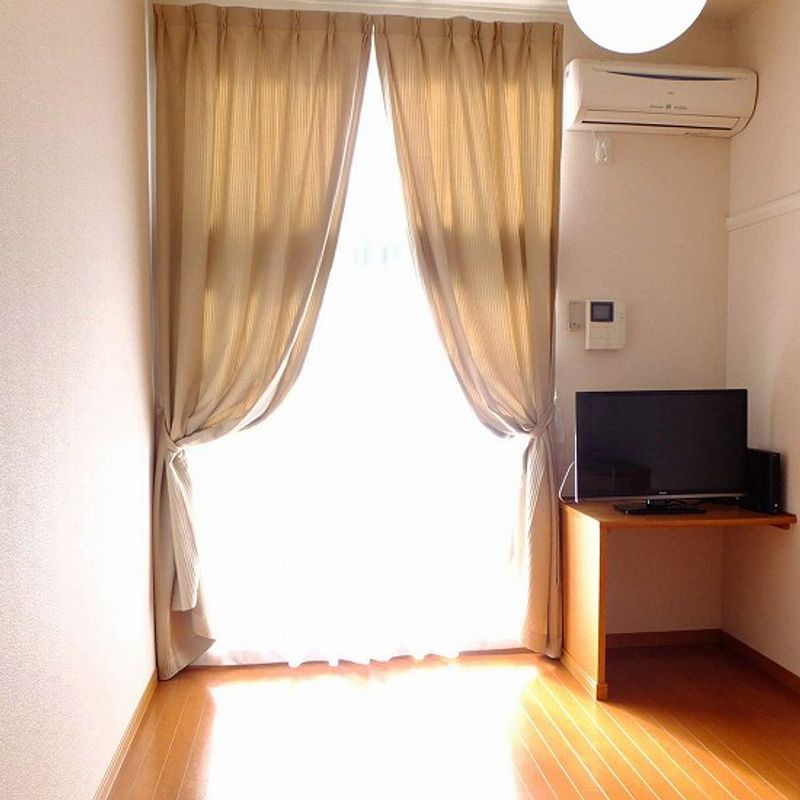 レオパレスフラワーガーデンⅡ 居間