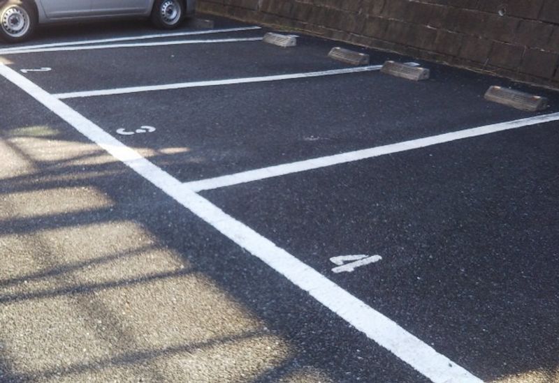 レオネクストアベニール鳥海 駐車場
