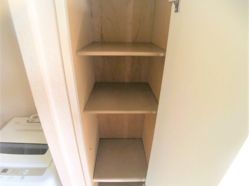 レオパレス鴨池 玄関