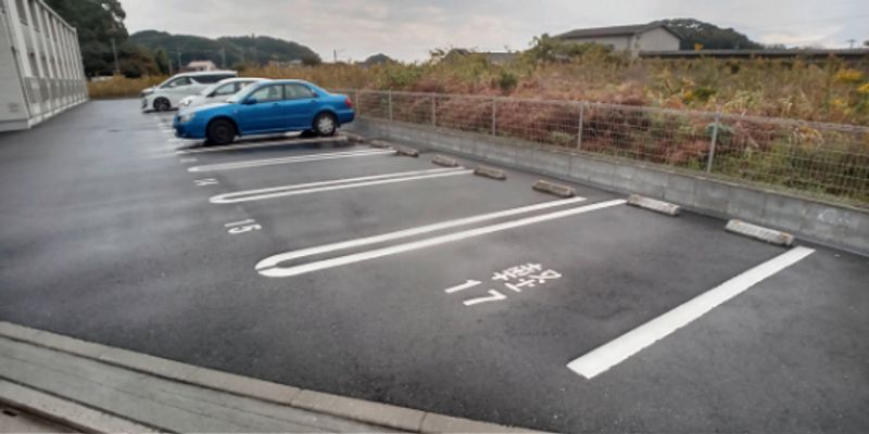 クレイノＰＬＡＴＩＮＡ 駐車場