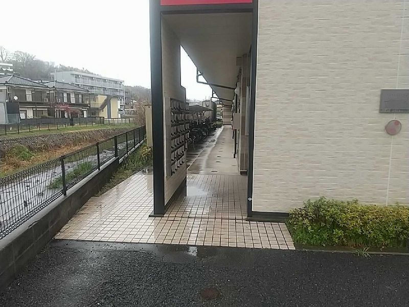 レオパレスメイフラワー エントランス