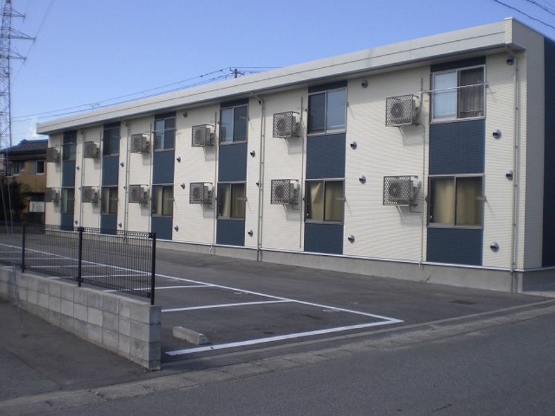 LEONEXT PINEWAVE II Balcony