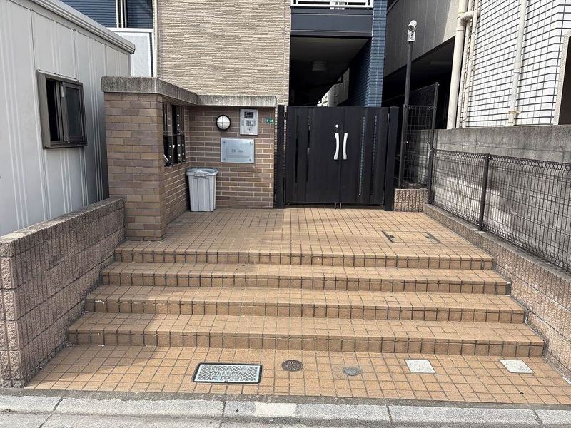 レオパレスＴＫ　ｏｎｅ エントランス