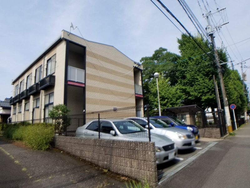 レオパレスＥＬＢＩＥＮ 駐車場