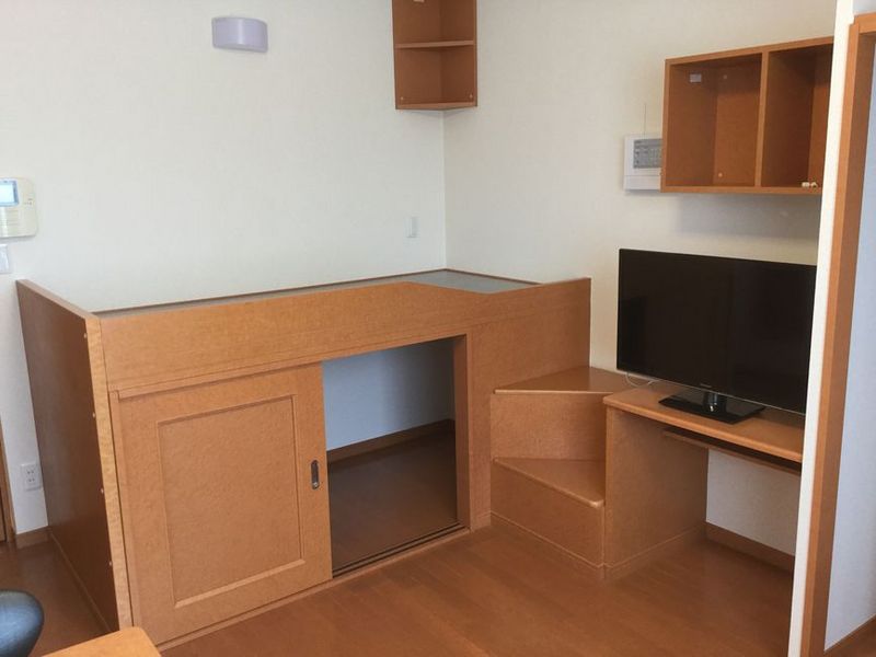 レオパレスメゾン白河 居間
