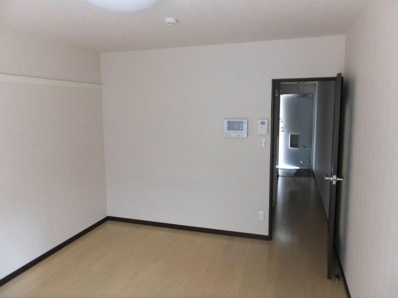 レオネクスト小鶴　二番館 居間