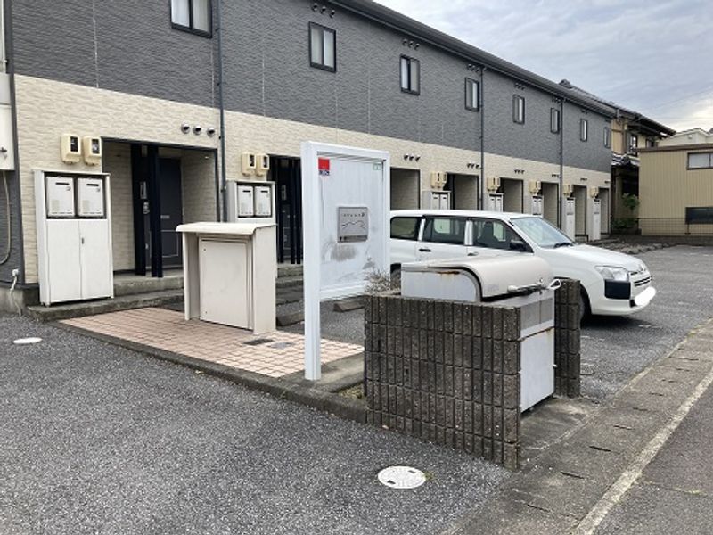 レオパレス萱場南 駐車場