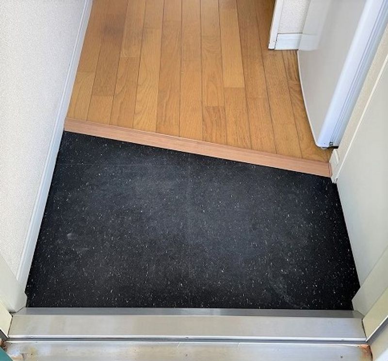 レオパレス三矢小台２０００ 玄関