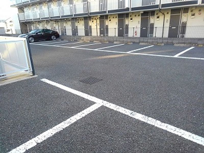 レオパレス星ノ宮 駐車場