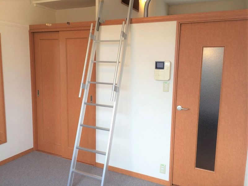 レオパレスＣｕｂｂｙ　篠ヶ瀬 居間