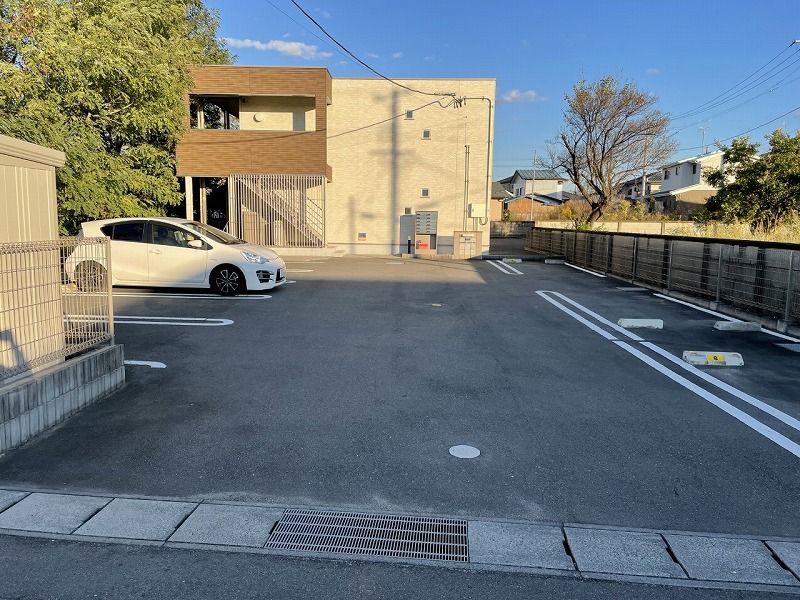 クレイノヴィクトワールⅠ 駐車場