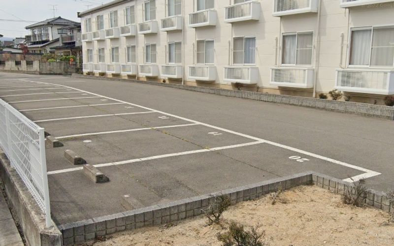 レオパレスサニーサイド宮代 駐車場