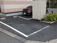 レオパレスフラワーヴェイル 駐車場