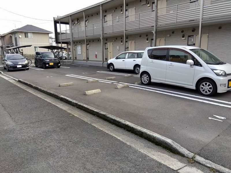 クレイノメイプルハイム 駐車場
