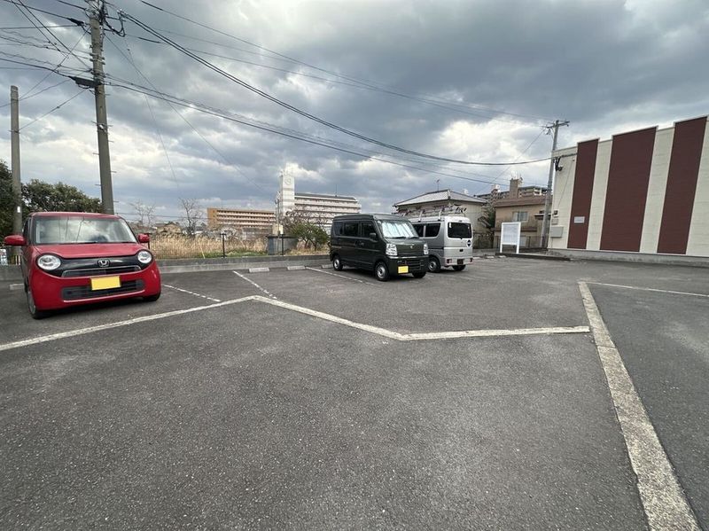 レオネクストショアーズⅠ 駐車場