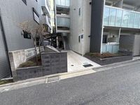 レオネクストラグーザ馬事公苑 エントランス