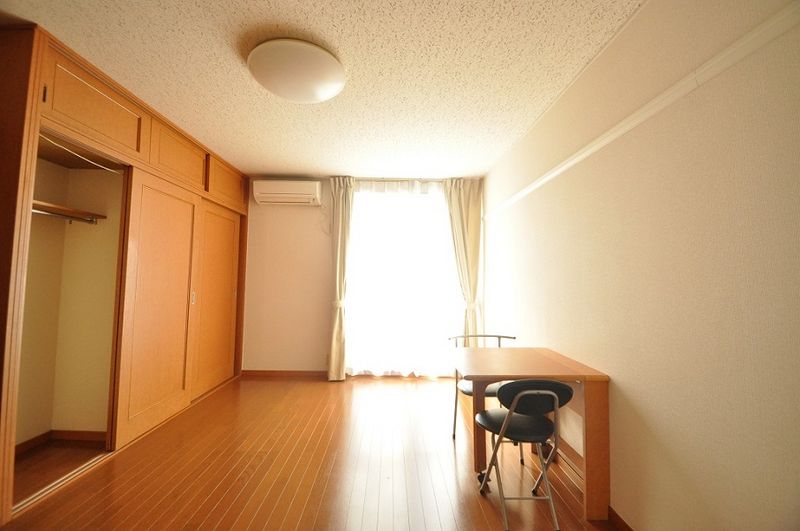 レオパレス清明２ 居間