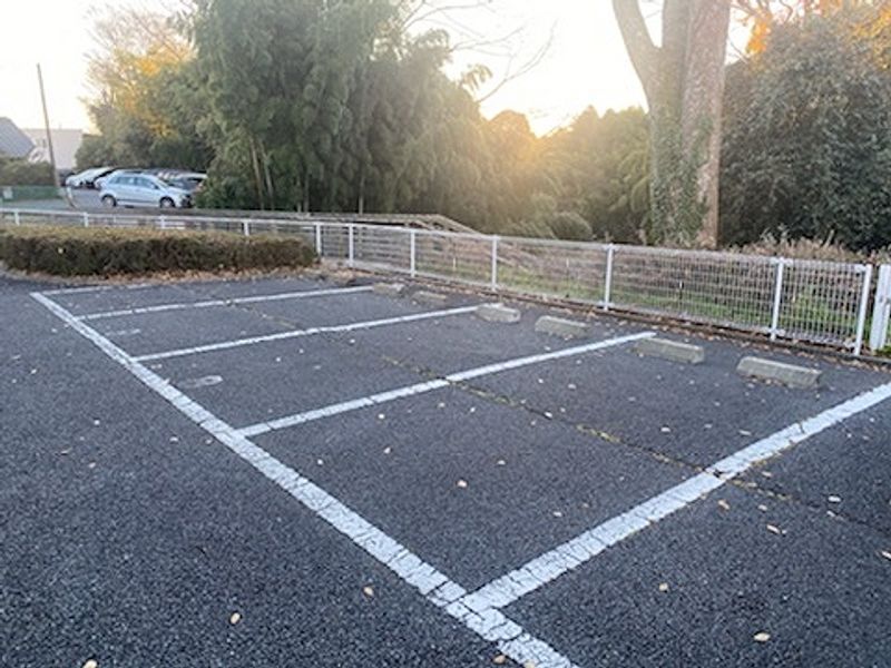 レオパレス葵コート 駐車場