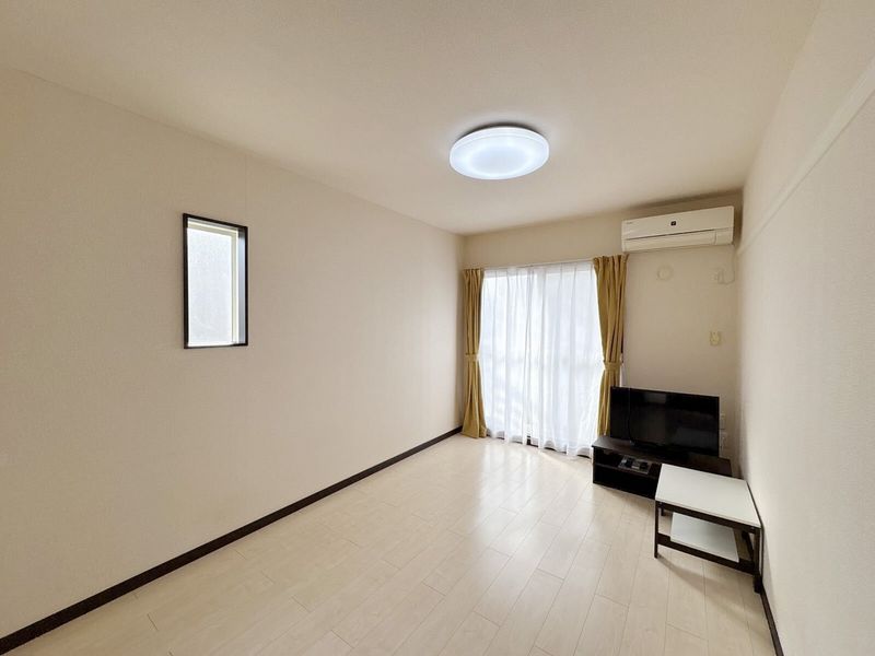 LEONEXT Casa Mila II Living room