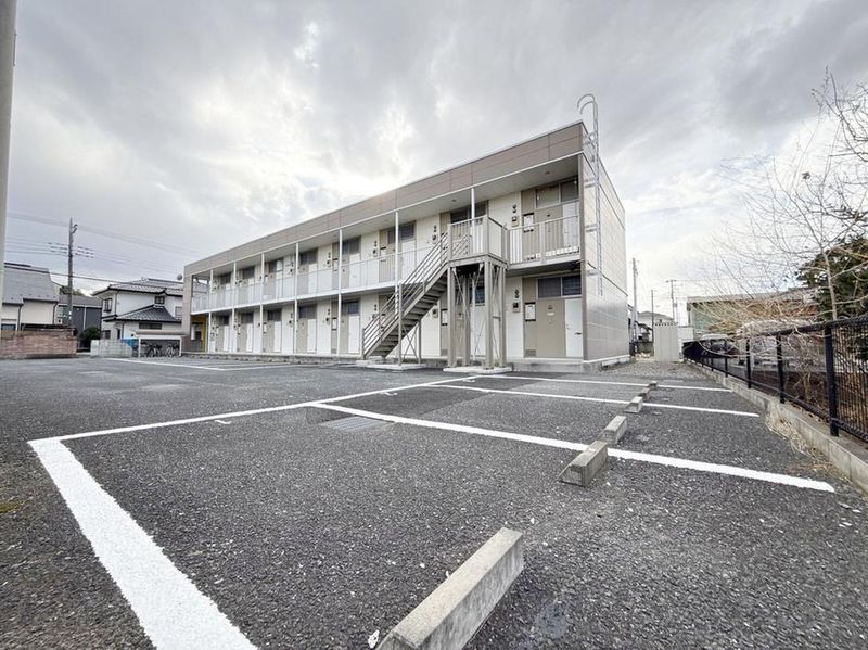 leopalace Lieben 주차장