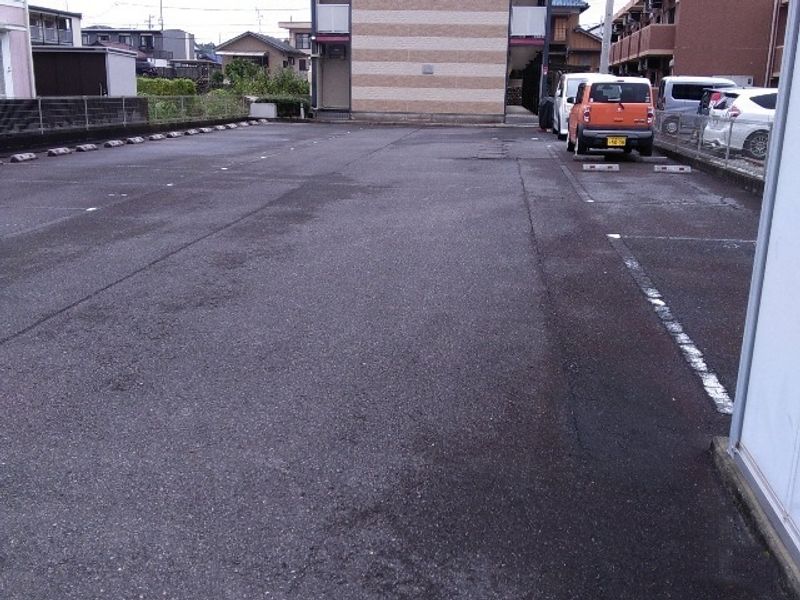 レオパレス千代崎コースト 駐車場