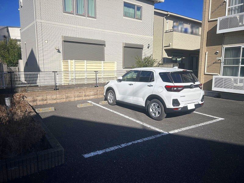 レオパレスアルタイルⅡ 駐車場