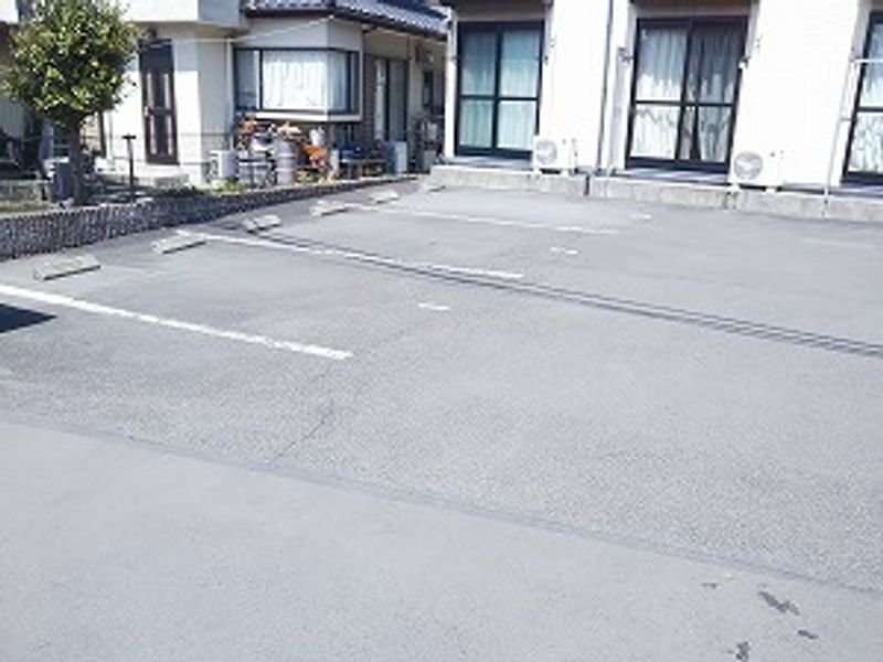 レオパレスＹＡＭＡＭＯＴＯ 駐車場