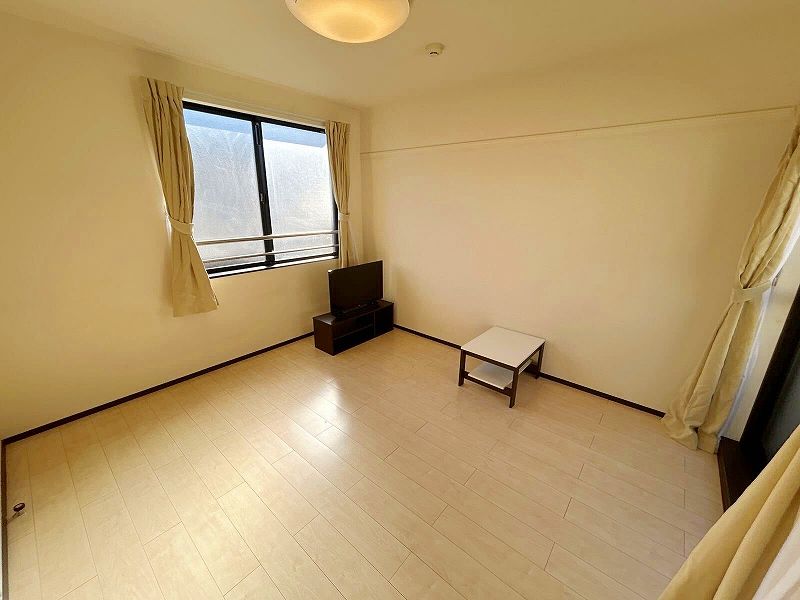LEONEXT SAKAYA Living room