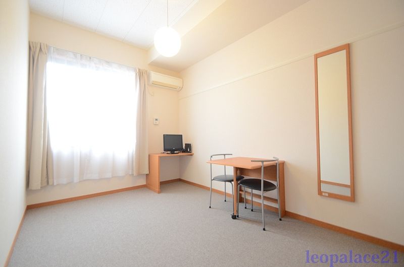 レオパレスエスポワールメゾン 居間