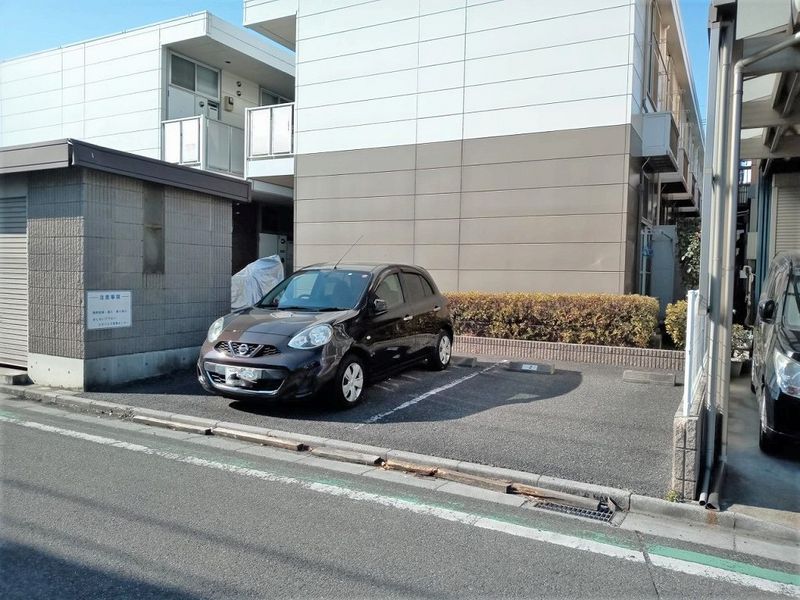 レオパレスＦ＆Ｔ　Ⅰ 駐車場