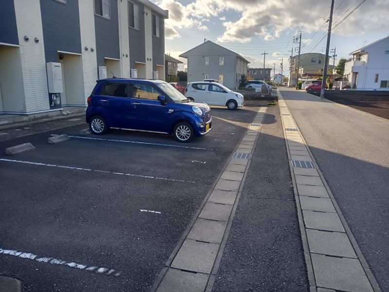 レオネクストＦＣブラボーＢ 駐車場