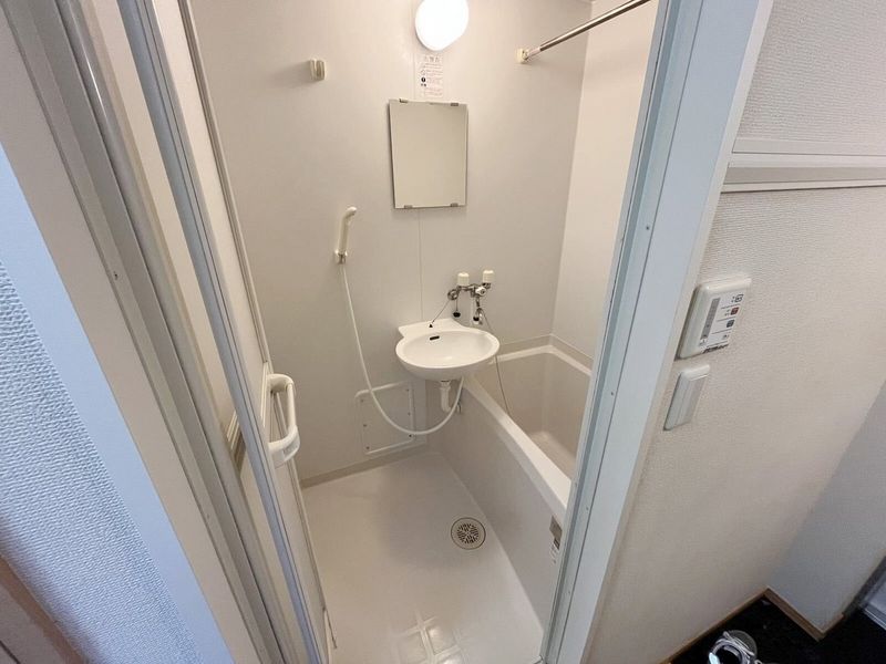 レオパレストウメイ 風呂