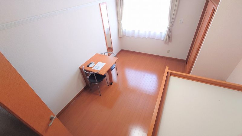レオパレスミノフルール 居間