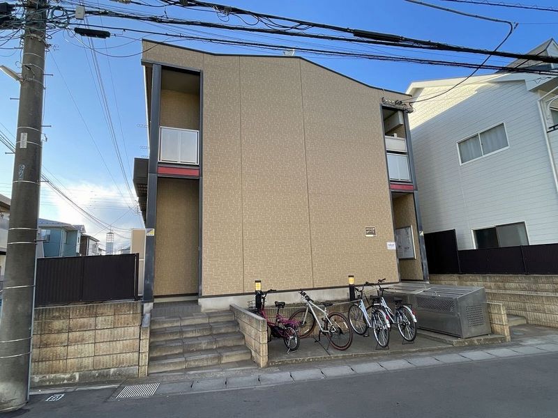 レオパレスローゼ日進 外観