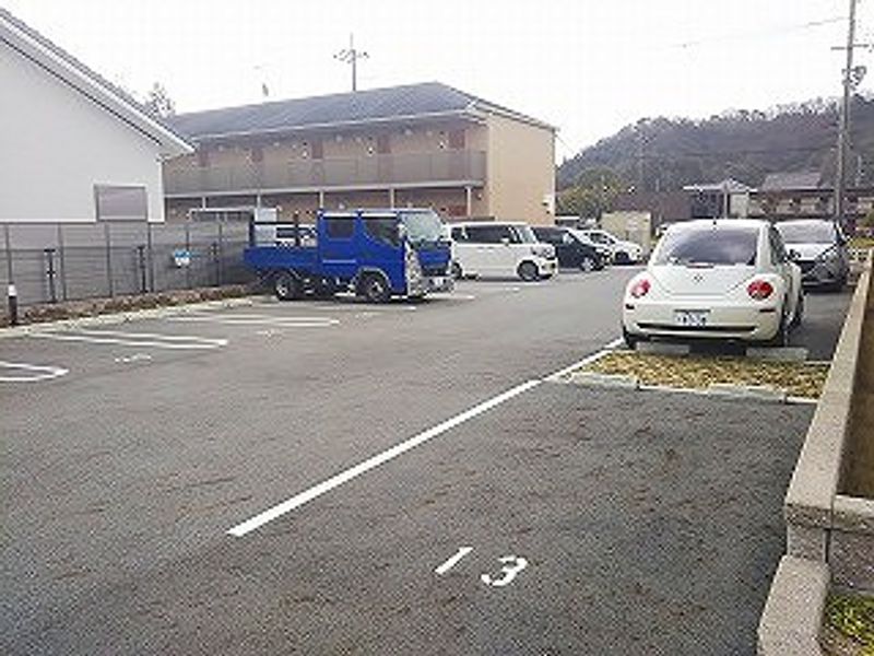 クレイノエルポルトクラシオン 駐車場