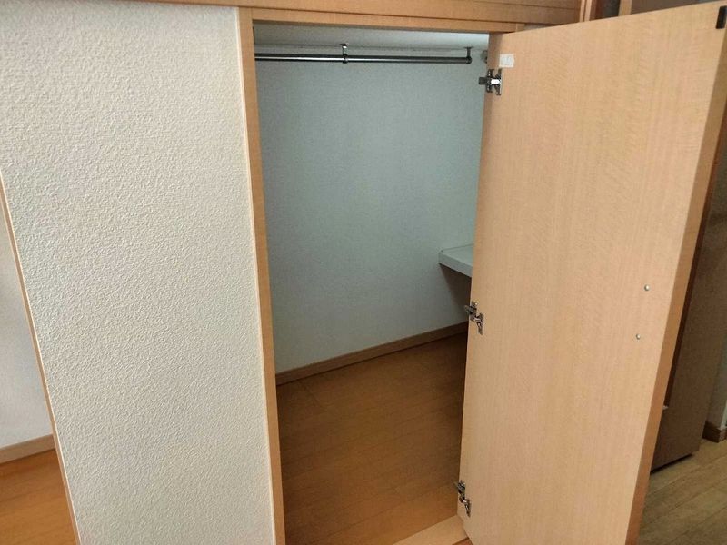 レオパレス西本郷 収納