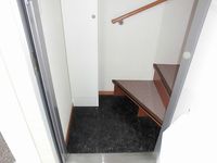 レオパレス宇多の里 玄関