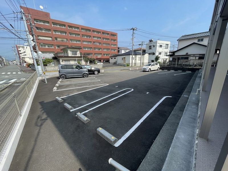 ミランダヴィーガ 駐車場