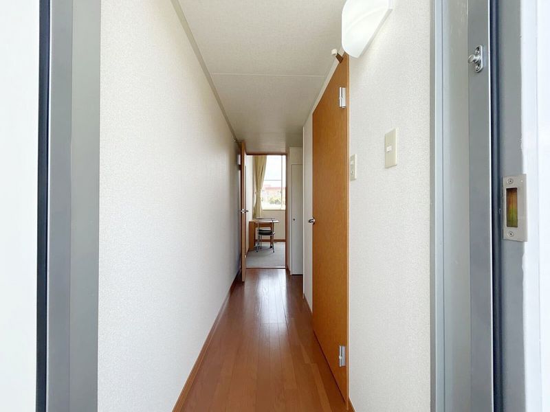 レオパレスサンヒダカ 玄関
