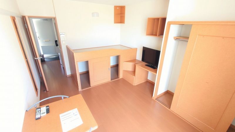 レオパレスコート伊那部 居間