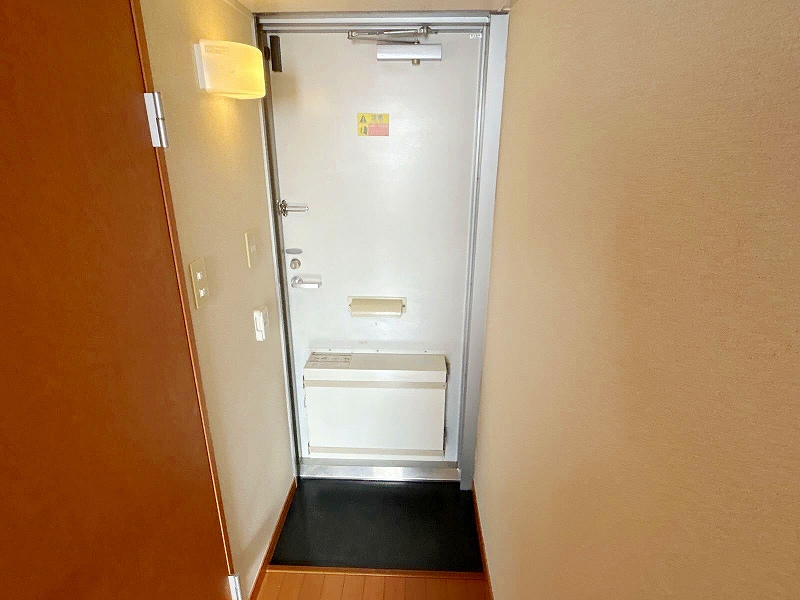 レオパレスクレスト笹塚 玄関