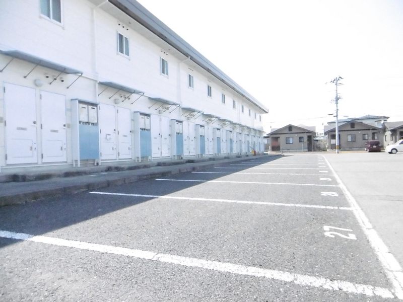 レオパレス幸田Ａ 駐車場