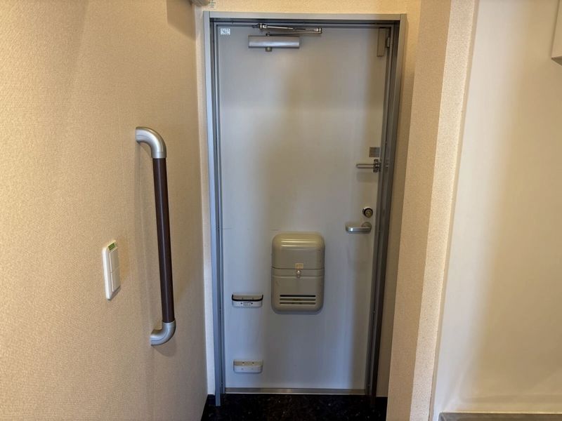 レオネクストｗｉｎ　ｂｏｏｍ 玄関