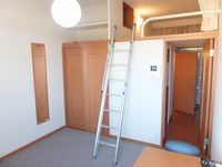 レオパレスラピスライト 居間