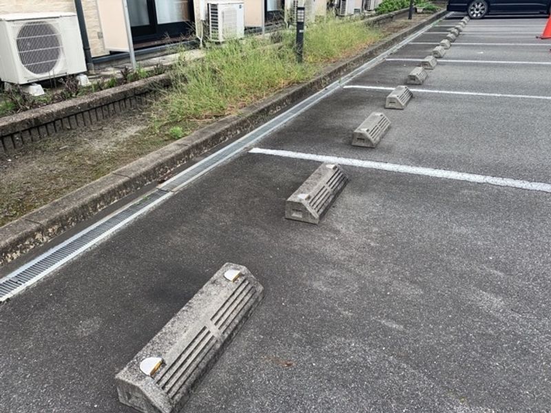 レオパレス新堂Ⅱ 駐車場