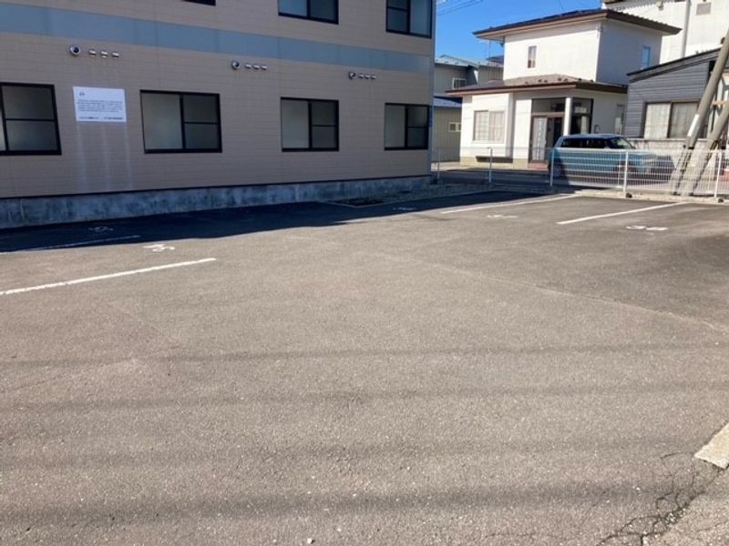 レオパレスセコ壱番館 駐車場