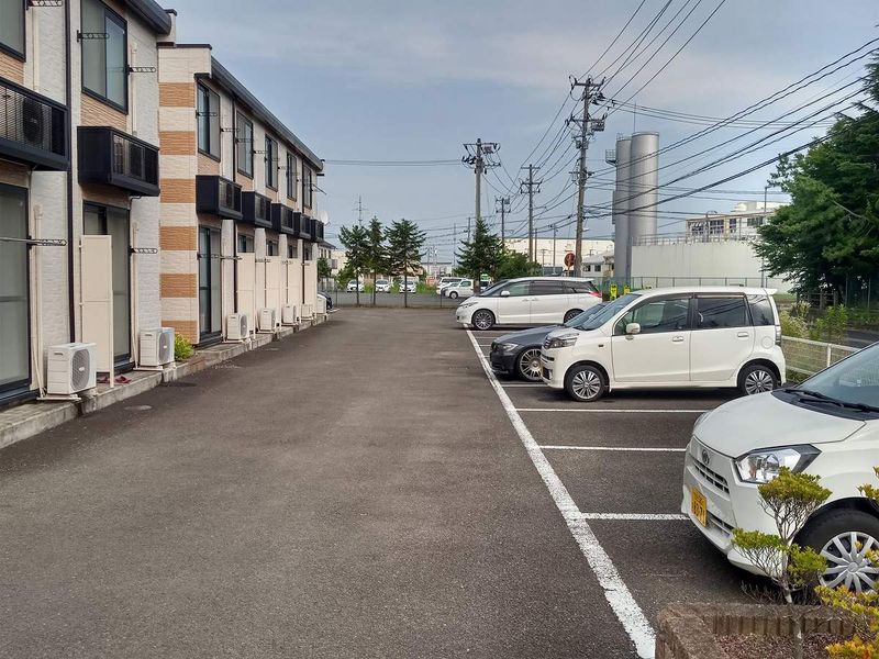 レオパレス桜 駐車場